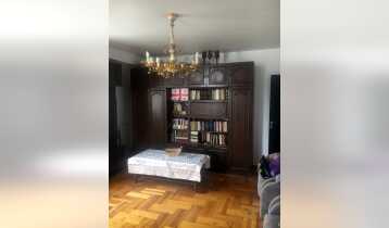 For Rent 100m2 Nonstandard Old Building Flat Old renovated. Price: 600$