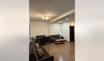 (Авто перевод!) Сдается квартира, в конце Кекелидзе, начале Жвания, с новым ремонтом, полностью укомплектована мебелью.