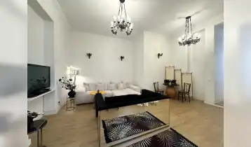 (Auto Translate!) Renovated, uninhabited apartment for rent, in one of the outstanding architectural buildings of the capital, with the status of a monument of cultural heritage. The house is capitally strengthened and restored. It can also be used as an office, the apartment has two separate entrances, one bedroom, one bathroom, a large living room, a kitchen with its own dining room, a balcony and a beautiful yard. The apartment is equipped with new furniture and appliances.