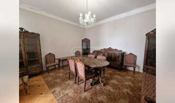 For Rent 118m2 Nonstandard Old Building Flat Old renovated. Price: 750$
