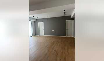 (Auto Translate!) An apartment with high-quality renovation is for sale immediately! The floor is laid with German laminate, it has 2 bathrooms, which are covered with Spanish ceramic granite, the walls are covered with frizelin, which can be removed 7 times, it is painted with environmentally friendly paint, it has 2 balconies.