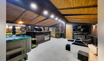 For Sale 250m2 New building Private House Newly renovated. Price: 295000$