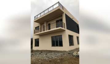 (Auto Translate!) Urgently! A 2-storey house for sale in Okrokana, in a quiet place, with beautiful views. Total area 295 m2, land area 800 m2, communications are brought to the house.