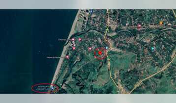 Address: Batumi, Bagh Street 17a.
An asphalted road leads to the ground.
The land is located 900 meters from the entrance of the Botanical Garden (Chakvi side).
The distance to Chakvi Kobuleti connecting road (Tamar Mefi Avenue) is 150 meters.
The distance to the Batumi-Tbilisi highway is 1.3 km
The distance to the center of Batumi is 11 km.
The total land area is 1501 m².
The land is partially covered with ballast, brought to the e. Energy, water and internet.
A stone capital fence (1.70 m high above the zero mark) has been built on three sides, and the front side is surrounded by a metal mesh and an iron fence (entrance) is installed.
An architectural project with its construction drawings and accompanying business plan is also prepared.

