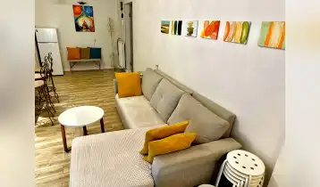 {{ gallery.alt }}