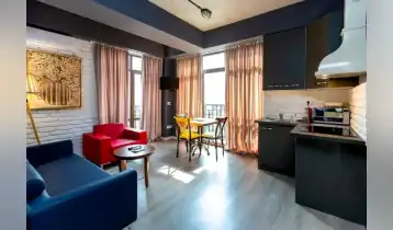 Продается 120m2 Нестандартный Новостройка Квартира с новым ремонтом. Цена: 275000$