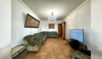 (Auto Translate!) Immediately! 

The best place in Vake!

For sale 3 bedroom flat on Paliashvili. The so -called 
