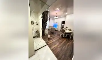 (Auto Translate!) Private house for Plekhanov, 2 minutes at the subway, Zurab Chavchavadze next to the subway, the house is two -storey, on the first floor is a separate studio for investment! On the second floor there is an insulated kitchen and 2 bedrooms, and the third is a porch overlooking an arto garden with a beautiful view!
