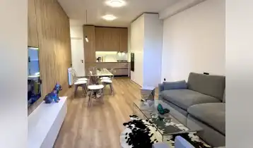Продается 100m2 Нестандартный Новостройка Квартира с новым ремонтом. Цена: 285000$