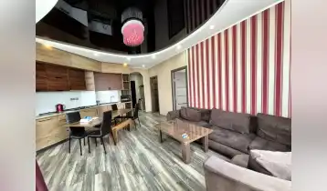 იყიდება 58m2 არასტანდარტული ახალი აშენებული ბინა ახალი რემონტით. ფასი: 125000$