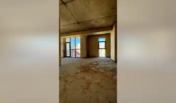 იყიდება 134m2 არასტანდარტული ახალი აშენებული ბინა თეთრი კარკასი. ფასი: 212000$