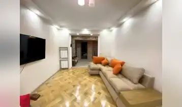 Продается 118m2 Нестандартный Старая постройка Квартира с новым ремонтом. Цена: 275000$