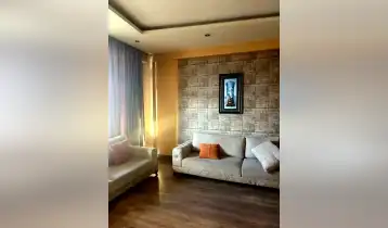 Продается 100m2 Нестандартный Старая постройка Квартира со старым ремонтом. Цена: 158000$