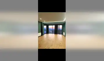 {{ gallery.alt }}