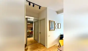 {{ gallery.alt }}