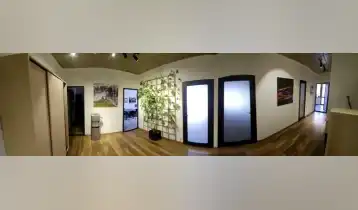 {{ gallery.alt }}