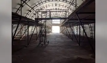 (Auto Translate!) Warehouse space for sale in Didi Digomi, 500 m2 1507 sq.m. Has a truck to reach a large car, is an Angar construction. The yard is capitalized. The location of the land allows the building to be built. Price 753500 $ + VAT.