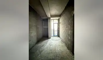 {{ gallery.alt }}