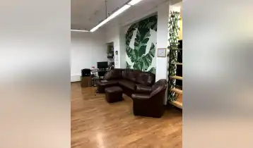 იყიდება 120m2 არასტანდარტული ძველი აშენებული ბინა გასარემონტებელი. ფასი: 320000$