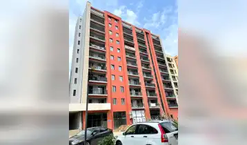 იყიდება 99m2 არასტანდარტული ახალი აშენებული ბინა თეთრი კარკასი. ფასი: 100000$