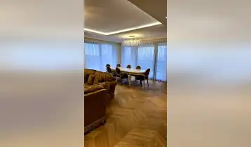 For Rent 350m2 Nonstandard New building Flat Newly renovated. Price: 9000$