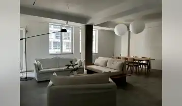 Продается 145m2 Нестандартный Новостройка Квартира с новым ремонтом. Цена: 480000$