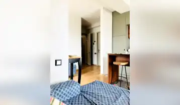{{ gallery.alt }}