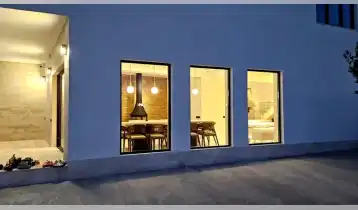 {{ gallery.alt }}