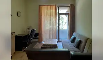 For Rent 38m2 Nonstandard Old Building Flat Renovated. Price: 400$
