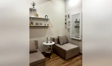 {{ gallery.alt }}