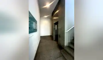 {{ gallery.alt }}