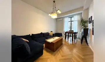 Продается 137m2 Нестандартный Новостройка Квартира с новым ремонтом. Цена: 390000$