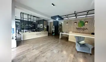 Сдается 280m2 Новостройка Коммерческая площадь (Универсальная площадь) с новым ремонтом. Цена: 4000A