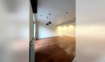 {{ gallery.alt }}