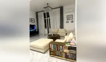 For Sale 100m2 Nonstandard Old Building Flat Newly renovated. Price: 350000$