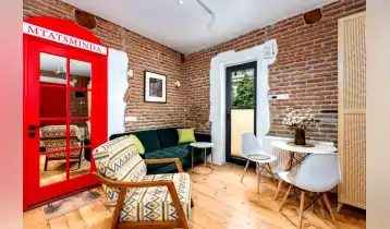 For Sale 68m2 Nonstandard Old Building Flat Newly renovated. Price: 238000$