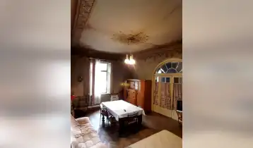 For Sale 146m2 Old Building Commercial Space (Universal Space) Not renovated. Price: 350000€