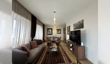 (Auto Translate!) Immediately for sale in a flat featured complex on the central drill. 
Three bedrooms (including one home, with their own dot and wardrobe) isolated kitchen. 
The best views of the city. 
Protection, beautiful entrance.