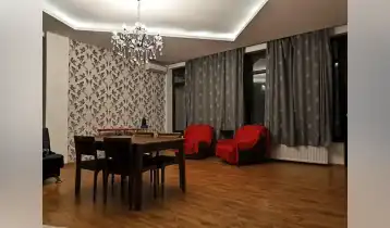 იყიდება 159m2 არასტანდარტული ახალი აშენებული ბინა ახალი რემონტით. ფასი: 330000$