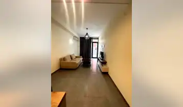 იყიდება 66m2 არასტანდარტული ახალი აშენებული ბინა ახალი რემონტით. ფასი: 132000$