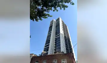 იყიდება 62m2 არასტანდარტული ახალი აშენებული ბინა თეთრი კარკასი. ფასი: 135000$