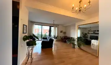 For Sale 175m2 Nonstandard New building Flat Newly renovated. Price: 400000$