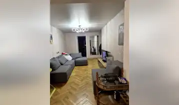 იყიდება 68m2 ხრუშოვის ძველი აშენებული ბინა ახალი რემონტით. ფასი: 115000$