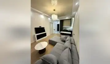იყიდება 60m2 არასტანდარტული ახალი აშენებული ბინა ახალი რემონტით. ფასი: 145000$