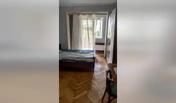 For Rent 48m2 City Old Building Flat Renovated. Price: 350$