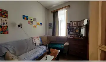 {{ gallery.alt }}