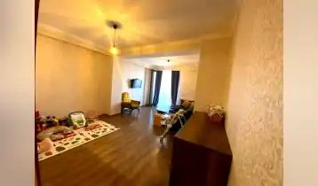 იყიდება 67m2 ქალაქური ახალი აშენებული ბინა ახალი რემონტით. ფასი: 110000$