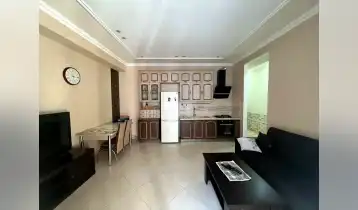 იყიდება 84m2 არასტანდარტული ახალი აშენებული ბინა ახალი რემონტით. ფასი: 156800$