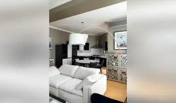 Продается 140m2 Нестандартный Новостройка Квартира с новым ремонтом. Цена: 400000$