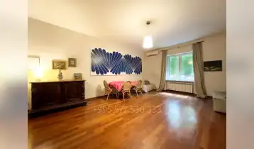For Rent 145m2 Nonstandard Old Building Flat Renovated. Price: 1200$